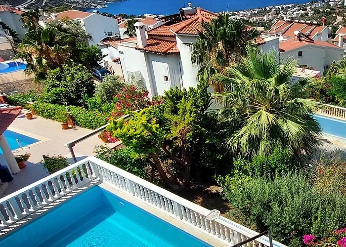 Entire Lulu - Private Pool, Free Wi-fi, Good Location, Breathtaking Sea Views Villa *