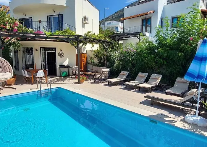 Entire Lulu - Private Pool, Free Wi-fi, Good Location, Breathtaking Sea Views *