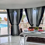 Entire Lulu - Private Pool, Free Wi-fi, Good Location, Breathtaking Sea Views Kalkan