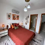 Entire Lulu - Private Pool, Free Wi-fi, Good Location, Breathtaking Sea Views *