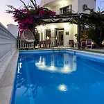 Entire Lulu - Private Pool, Free Wi-fi, Good Location, Breathtaking Sea Views Kalkan