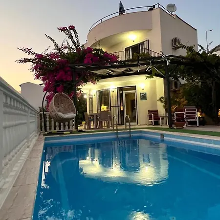 Entire Lulu - Private Pool, Free Wi-fi, Good Location, Breathtaking Sea Views *