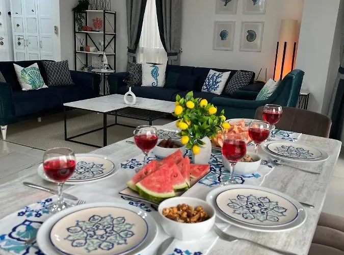 Entire Lulu - Private Pool, Free Wi-fi, Good Location, Breathtaking Sea Views فيلة كالكان