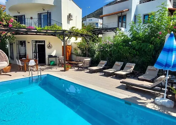 Entire Lulu - Private Pool, Free Wi-fi, Good Location, Breathtaking Sea Views *