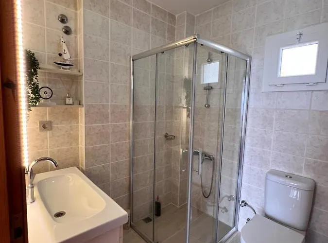 Entire Lulu - Private Pool, Free Wi-fi, Good Location, Breathtaking Sea Views فيلة *