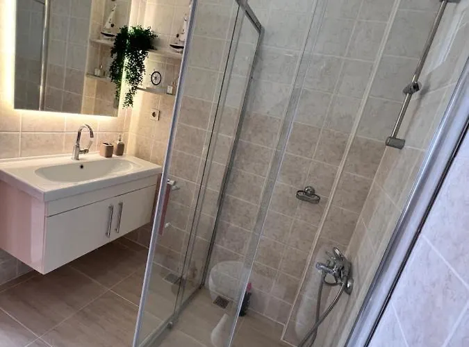 Entire Lulu - Private Pool, Free Wi-fi, Good Location, Breathtaking Sea Views فيلة