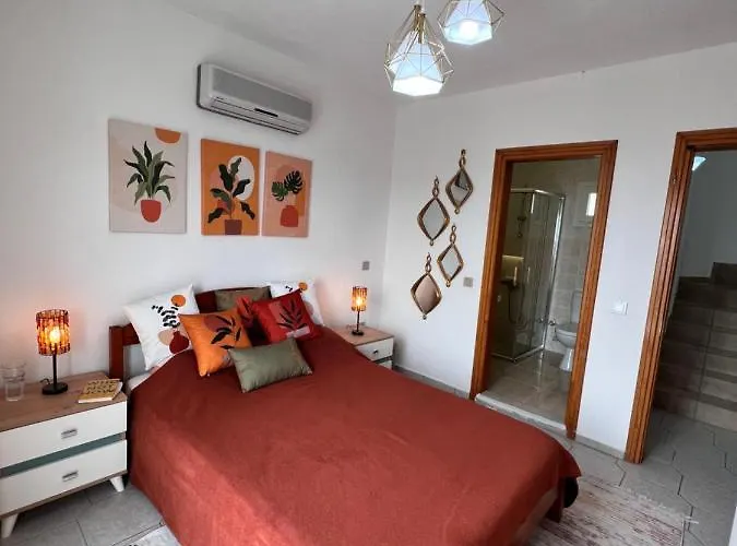 Entire Lulu - Private Pool, Free Wi-fi, Good Location, Breathtaking Sea Views *