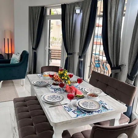Entire Lulu - Private Pool, Free Wi-fi, Good Location, Breathtaking Sea Views